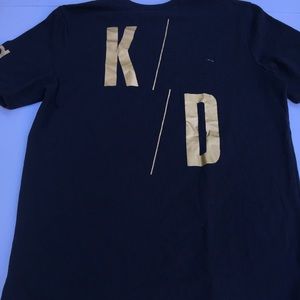 Nike (K D) Kevin Darrant  Men tee size  M